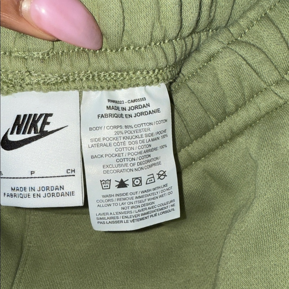 Nike Sportswear Essentials Fleece Shorts - Picture 3 of 13